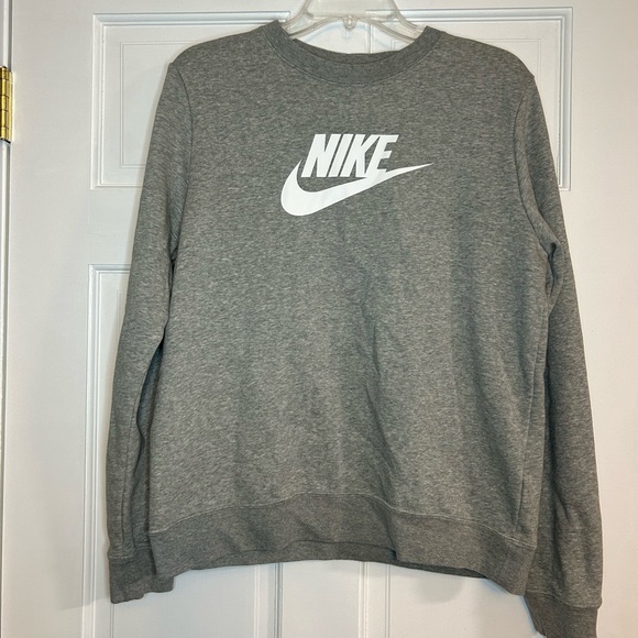 Nike Tops - Nike Women’s Crew Neck Sweatshirt